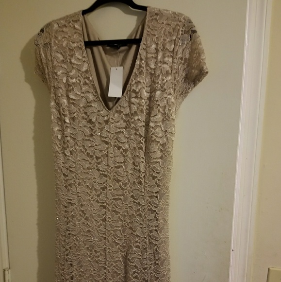 PLUS SIZE DRESS - Picture 1 of 3